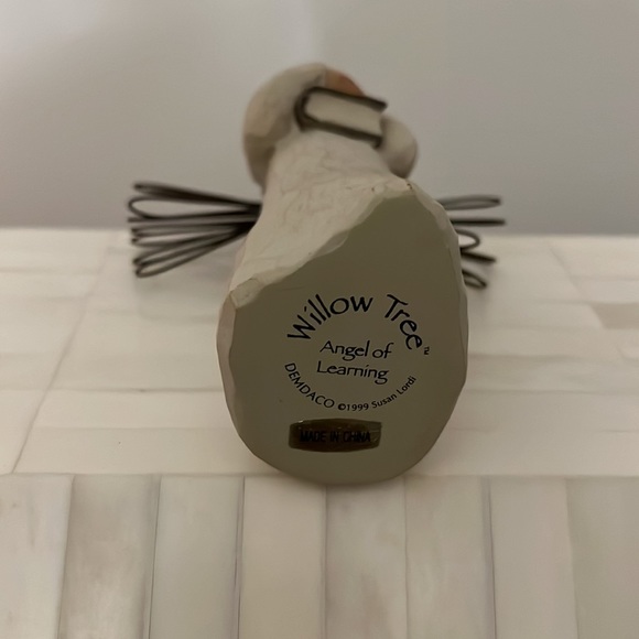 Willow Tree Angel of Learning Statue - Picture 4 of 4